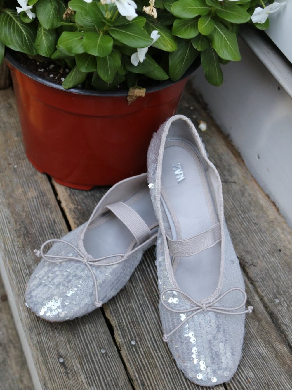 ZARA Silver Grey Sequin Elastic Strap Bow Tie Ballet Flats Sz 38